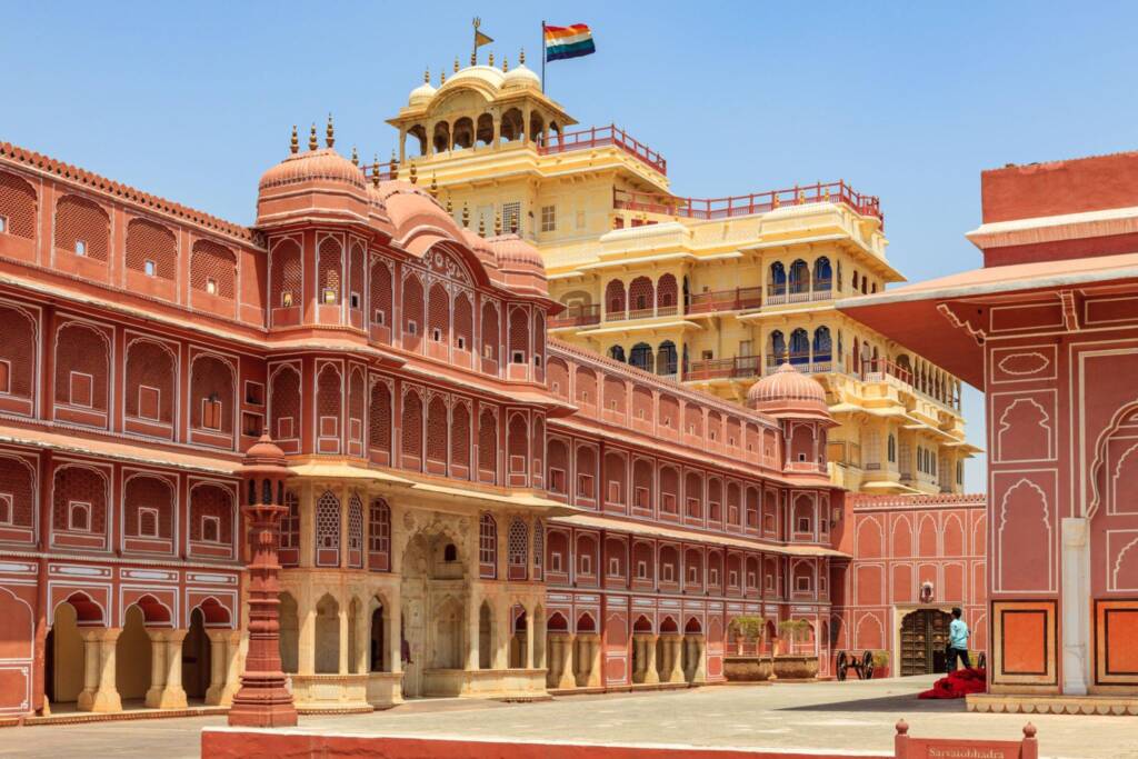 A magnificent view of the City Palace in Jaipur, a blend of Rajput and Mughal architectural grandeur. Jaipur Travel Guide