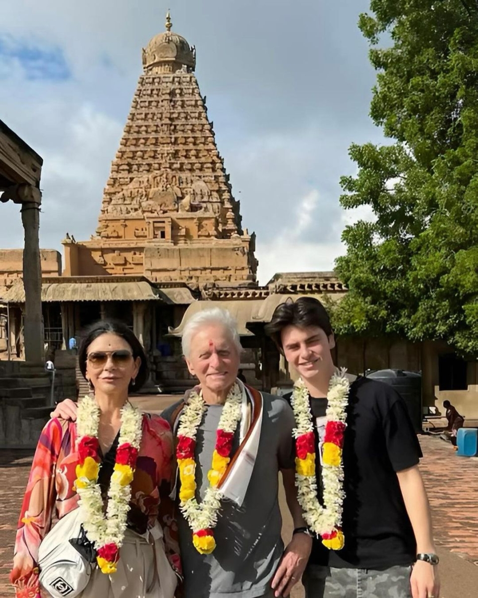 Michael Douglas with his family in front of Brihadeeswara Temple in Thanjavur