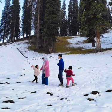 Kashmir's Snowy Bangus Valley Beckons amidst Premier Destinations' Snow Thirst
