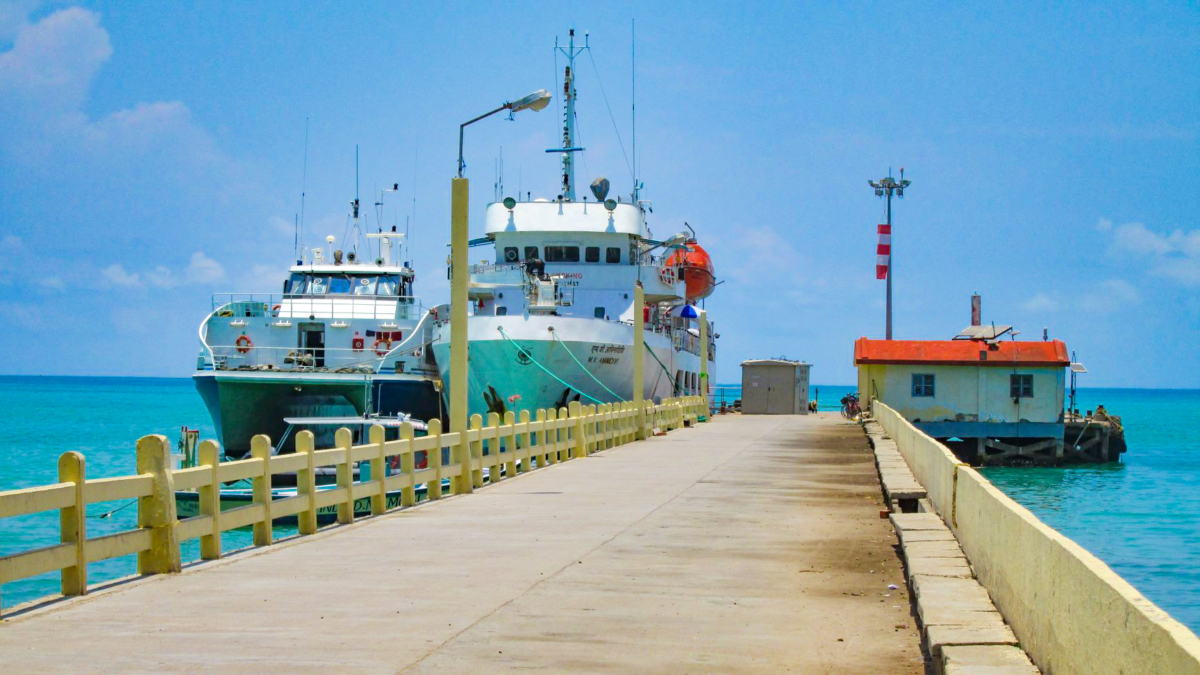 Lakshadweep Travel Guide: Inter Islands Connectivity- M.V.Amindivi and HSC Parali at Minicoy Western Jetty