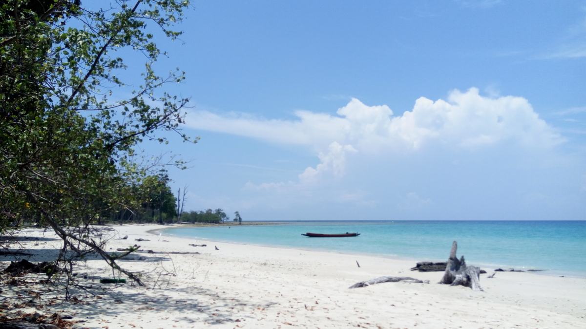 Lalaji Bay Beach, Long Island, The Andamans: White sand beach with powder blue waters of the Andaman Sea