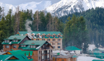 Experience the Snow Clad Landscapes in the curated Kashmir Winter Tour Packages by SetMyTrip