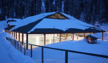 Experience the Snow Clad Landscapes in the curated Kashmir Winter Tour Packages by SetMyTrip