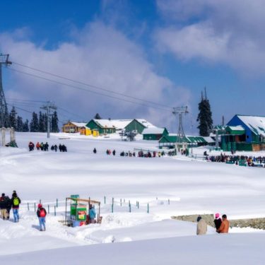 Gulmarg: A World-Class Ski Resort – Your Complete Guide to the Powder Paradise in India