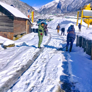 Heavy Snowfall Turns North Sikkim into a Winter Wonderland: Army in work to clear the snow on the roads.