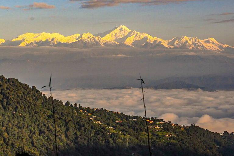 Rachela Viewpoint Khangchendzonga mountain view near Darjeeling: Darjeeling Sikkim Packages from Mumbai