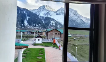 9N/10D Jammu & Kashmir Explore Tour Package with Sinthan Top and Vaishnodevi