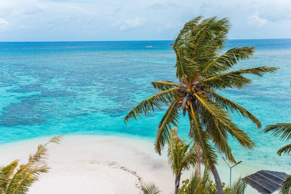 Thinnadoo: One of the best lo al islands in the Maldives